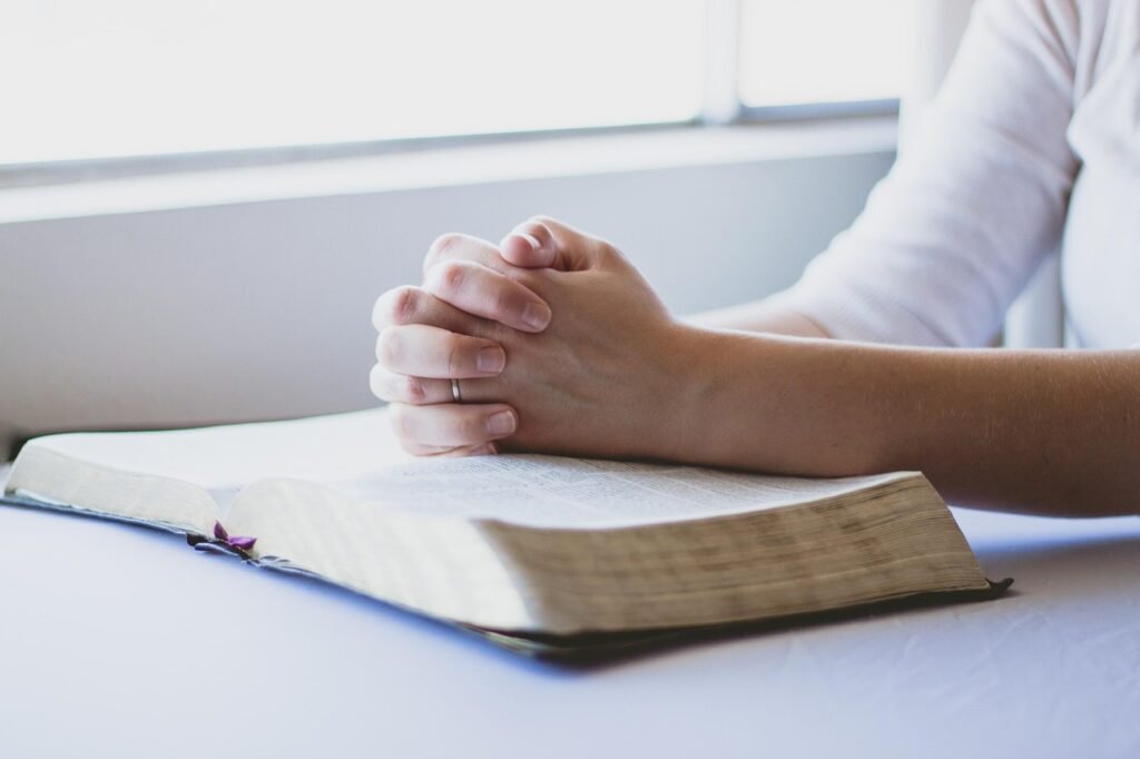 Bible Verses for Strength and Courage: Ultimate Prayer Guide